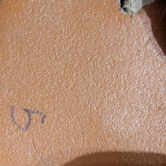 NWOT D' Santy Leather Sandals - Picture 9 of 9